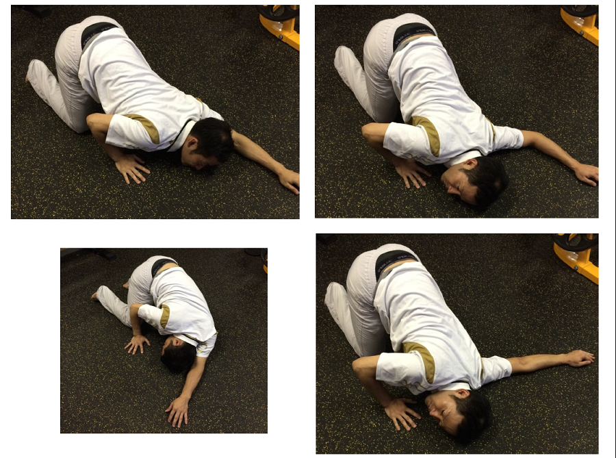 四つん這い肩甲骨ストレッチ